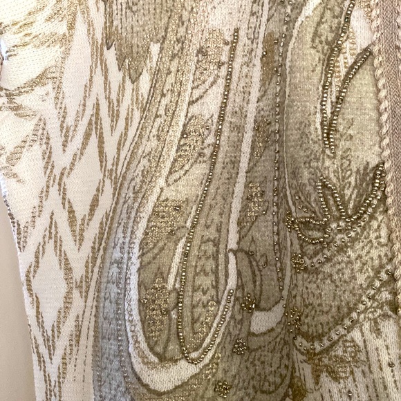 NWOT.  Chicos. Ladies sleeveless lightweight designed sweater. - Picture 4 of 7